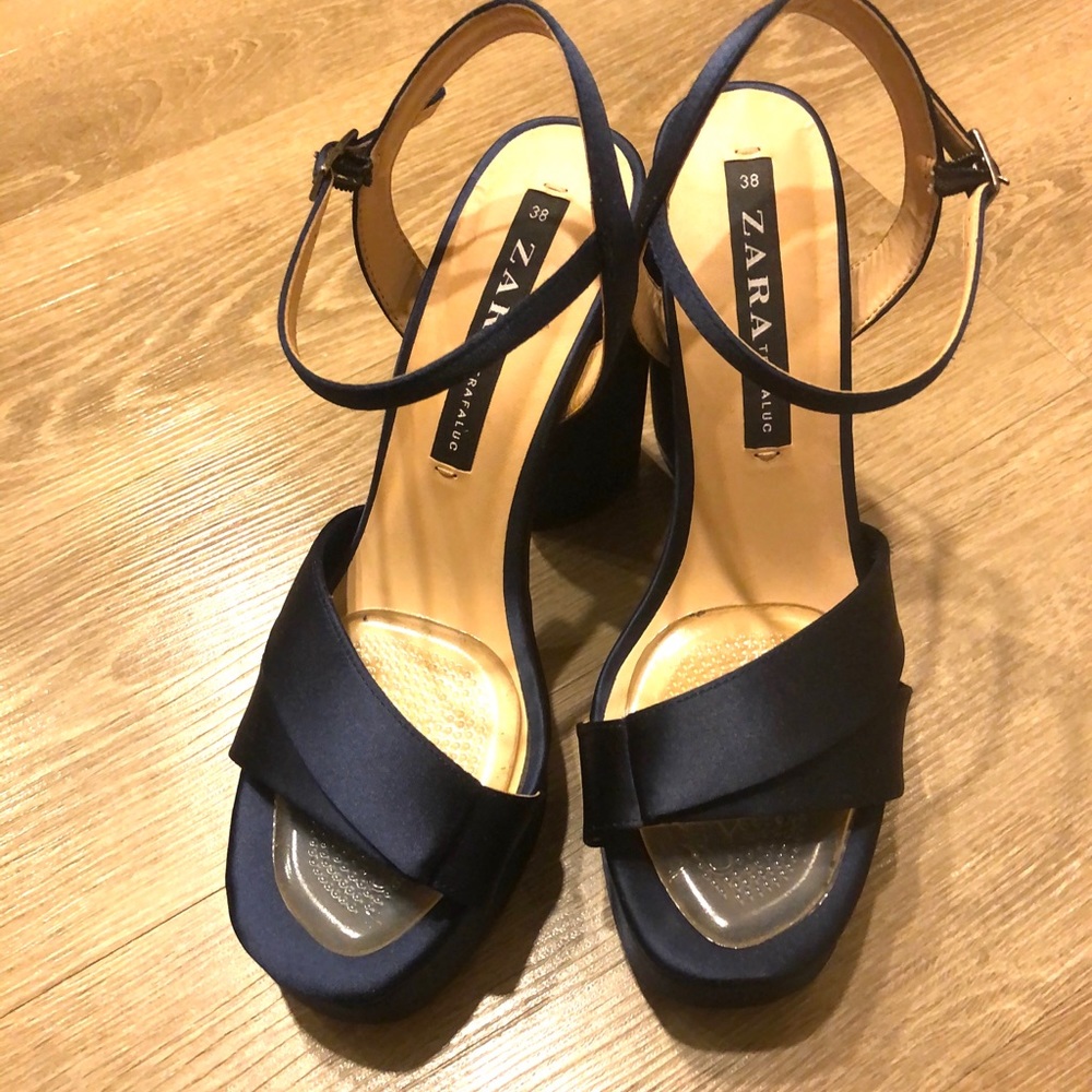 ♦️CLOSET CLEARANCE‼️ Zara platform sandals